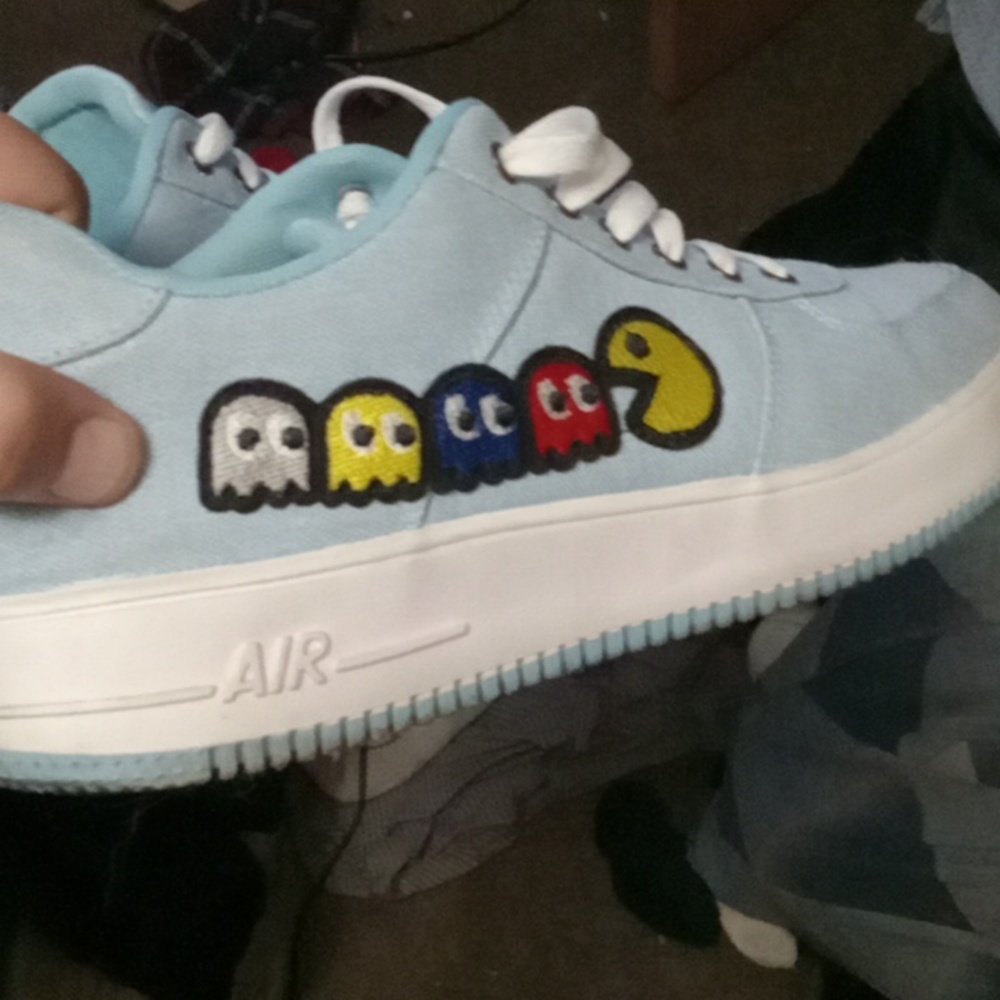 CUSTOM DESIGN SNEAKERS